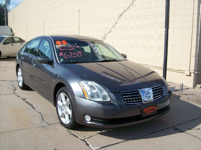 2005 Nissan Maxima SE