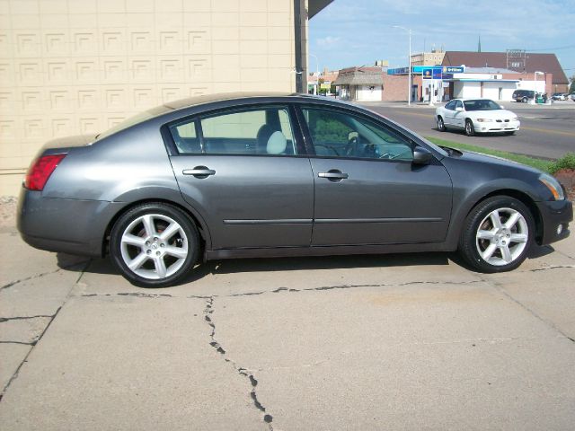 2005 Nissan Maxima SE