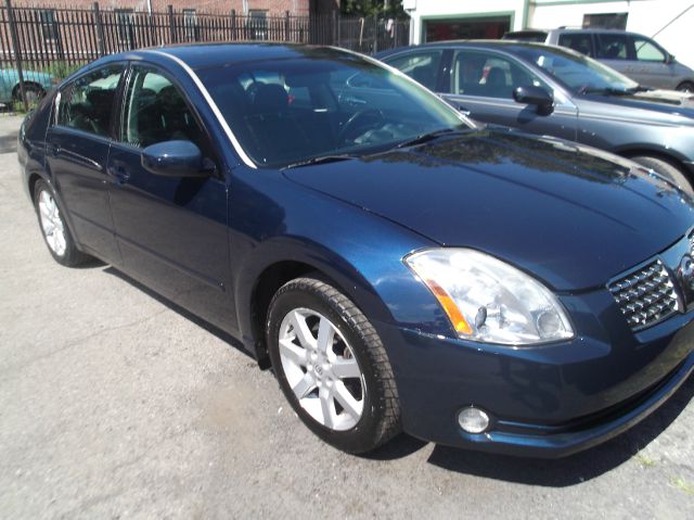 2005 Nissan Maxima SE