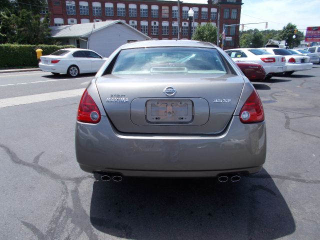 2005 Nissan Maxima SE