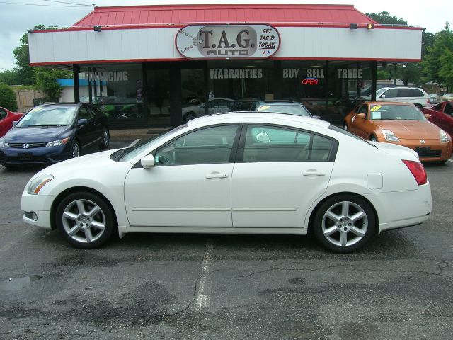 2005 Nissan Maxima SE