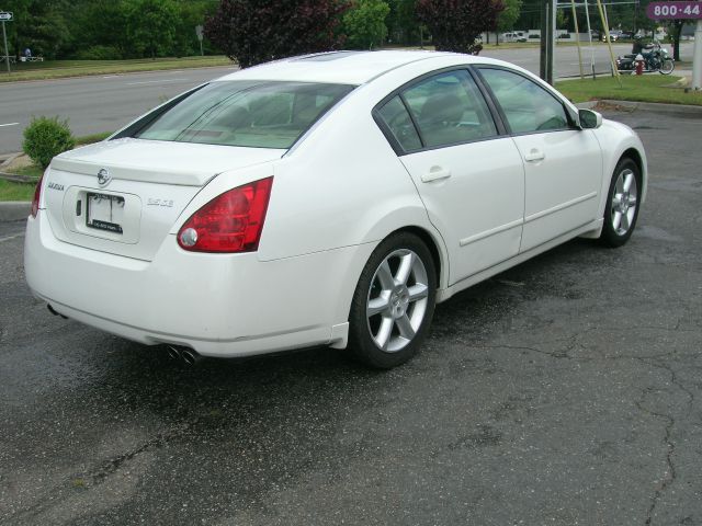 2005 Nissan Maxima SE