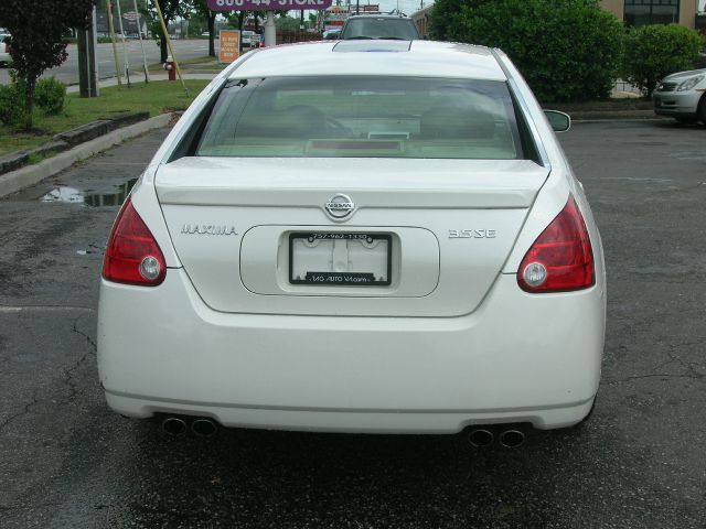 2005 Nissan Maxima SE
