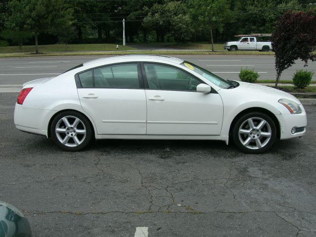 2005 Nissan Maxima SE
