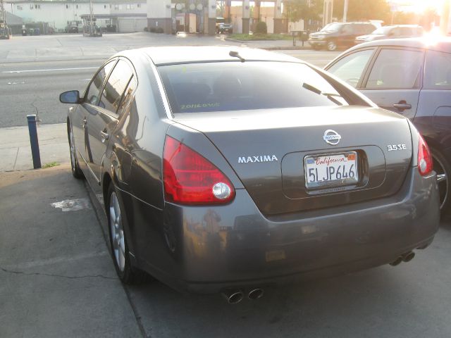 2005 Nissan Maxima SE