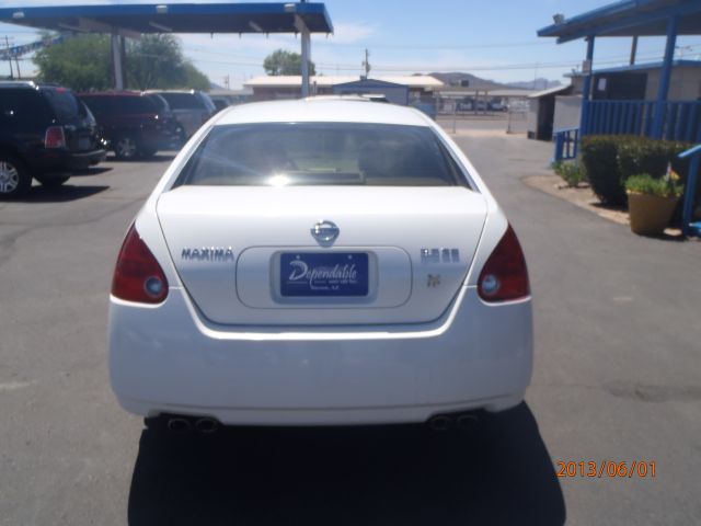 2005 Nissan Maxima SE