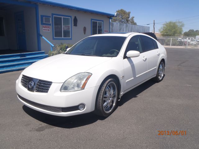 2005 Nissan Maxima SE