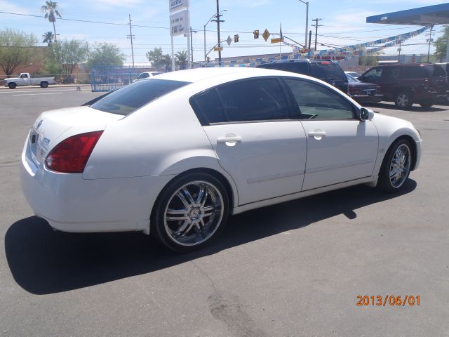 2005 Nissan Maxima SE