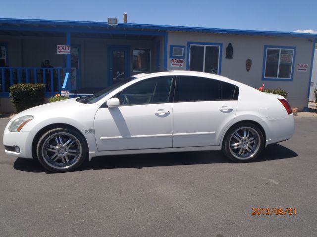 2005 Nissan Maxima SE
