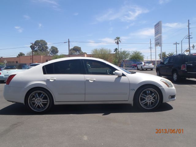 2005 Nissan Maxima SE
