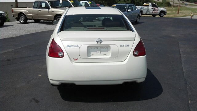 2005 Nissan Maxima S 4x4 SUV