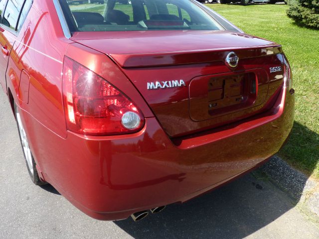 2005 Nissan Maxima SE