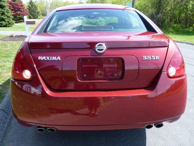 2005 Nissan Maxima SE