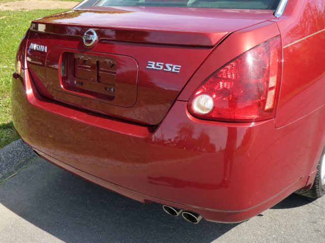 2005 Nissan Maxima SE