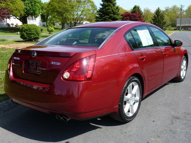 2005 Nissan Maxima SE