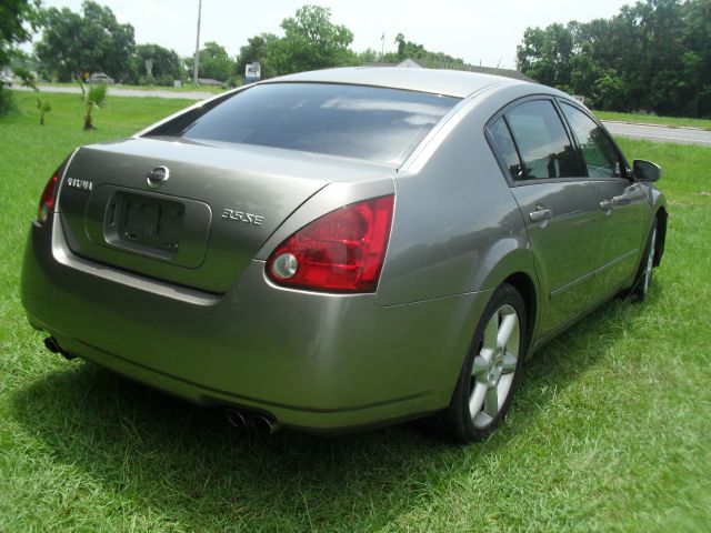 2005 Nissan Maxima SE