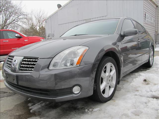2006 Nissan Maxima SE Convertible 2D