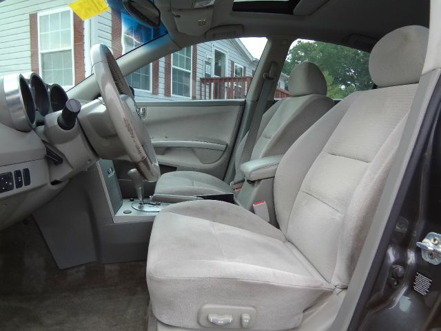 2006 Nissan Maxima Sport -5 Speed-stick-4x4