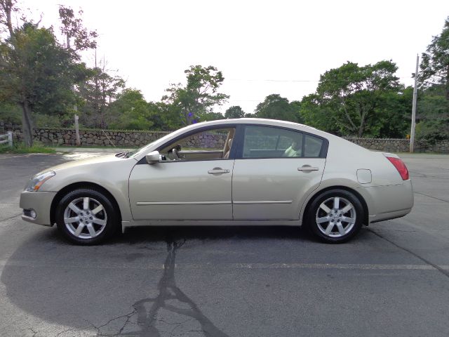 2006 Nissan Maxima ST Pickup 4D 5 1/2 Ft
