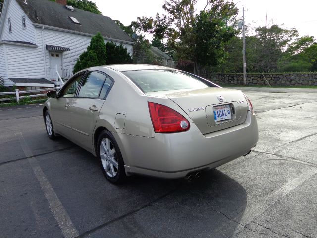 2006 Nissan Maxima ST Pickup 4D 5 1/2 Ft