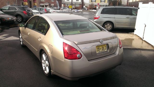 2006 Nissan Maxima Denali-awd-quads-third-tv/dvd-nav-sunroof
