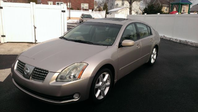 2006 Nissan Maxima Denali-awd-quads-third-tv/dvd-nav-sunroof