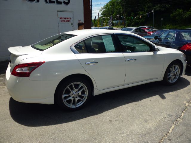 2009 Nissan Maxima 3