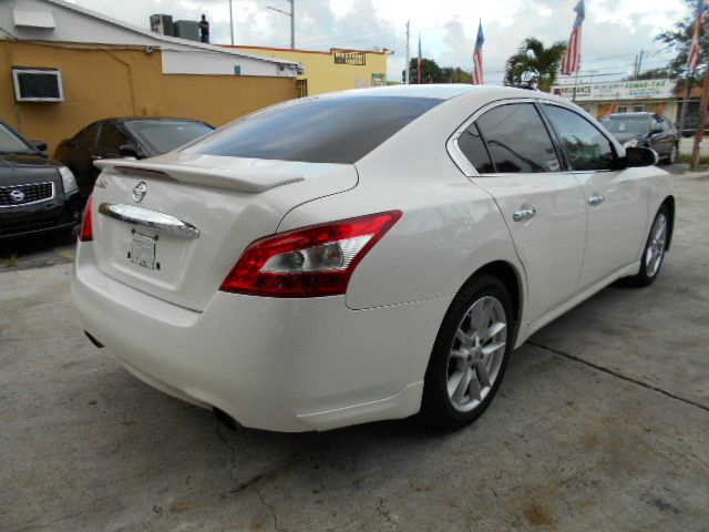 2009 Nissan Maxima XR