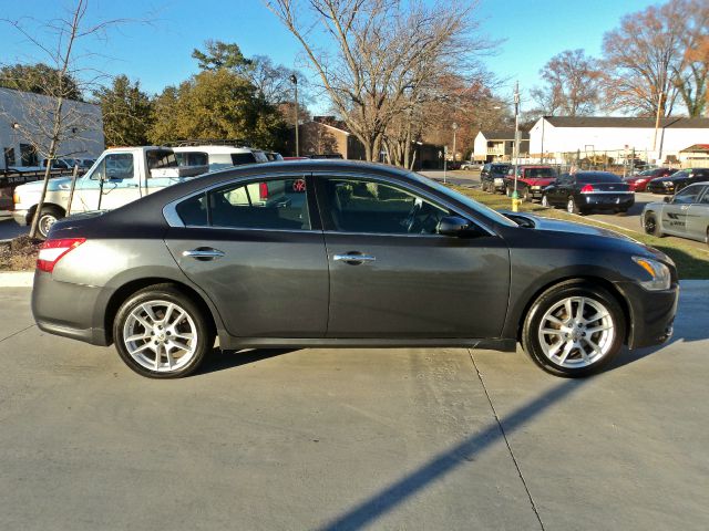 2009 Nissan Maxima XR