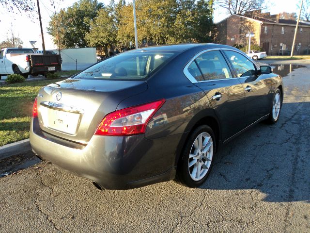 2009 Nissan Maxima XR