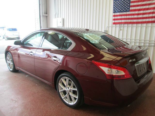 2009 Nissan Maxima XR