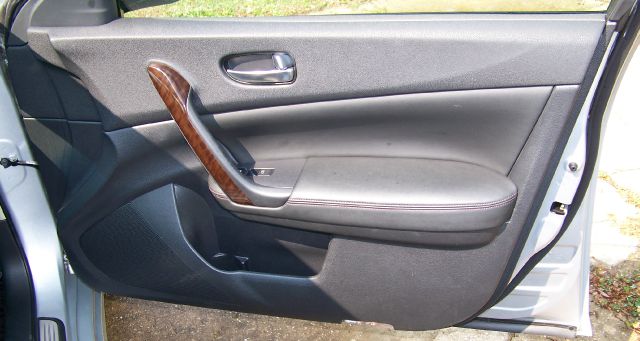 2009 Nissan Maxima LT Trailblazer Package