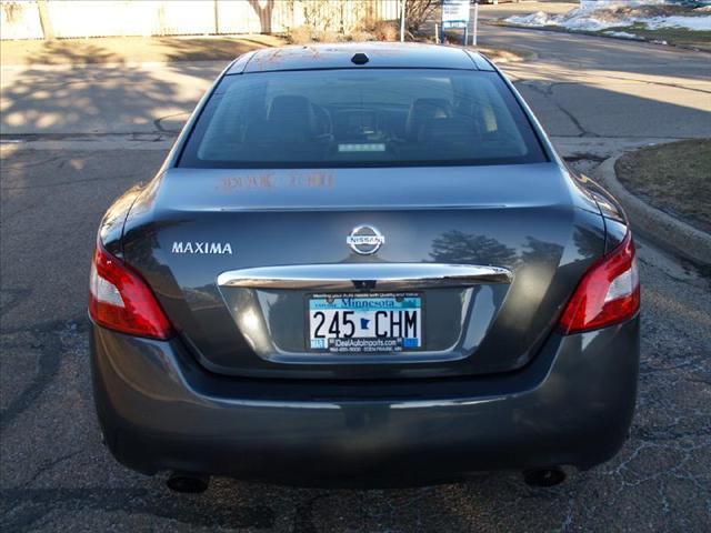 2009 Nissan Maxima SR5 Prerunner V6