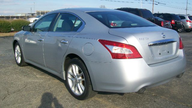 2009 Nissan Maxima XR