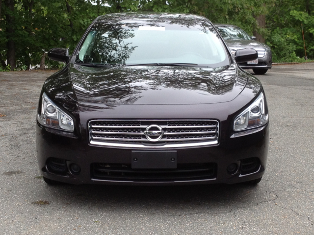 2010 Nissan Maxima XR