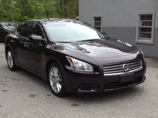 2010 Nissan Maxima XR