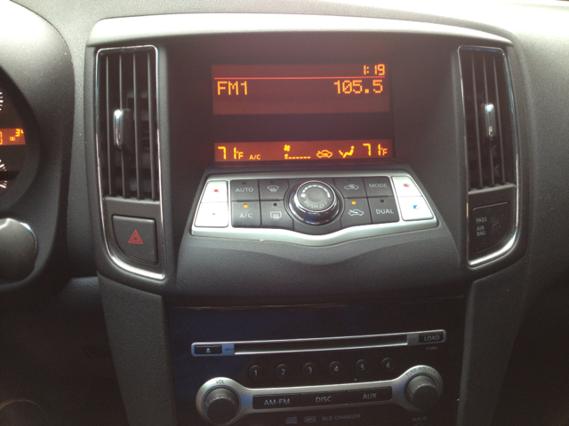 2010 Nissan Maxima XR