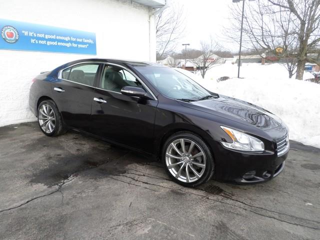 2010 Nissan Maxima Ertible GT