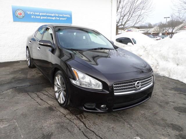 2010 Nissan Maxima Ertible GT