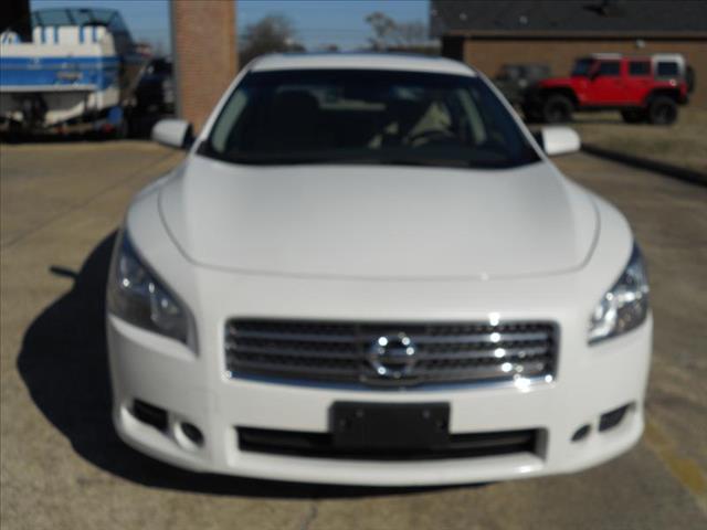 2010 Nissan Maxima XR