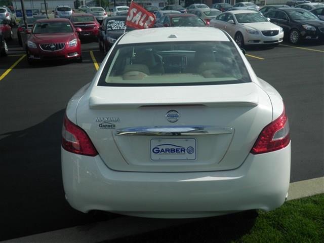 2010 Nissan Maxima 3