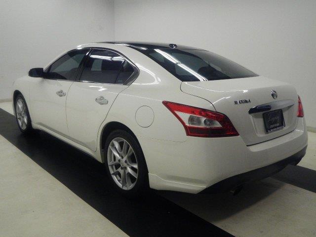 2010 Nissan Maxima Unknown