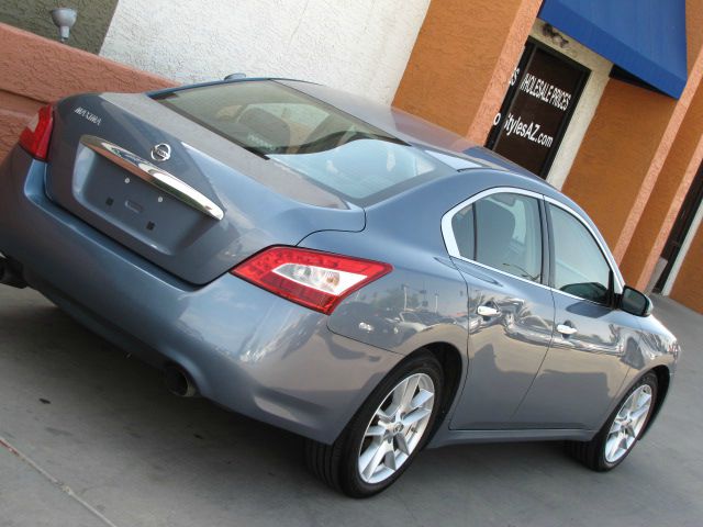 2010 Nissan Maxima Unknown