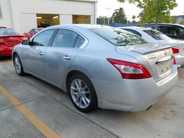 2010 Nissan Maxima 3
