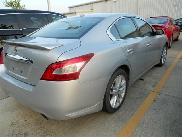 2010 Nissan Maxima 3