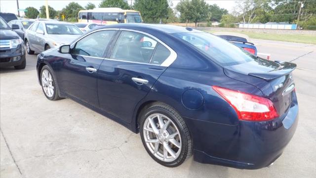 2010 Nissan Maxima LT Trailblazer Package