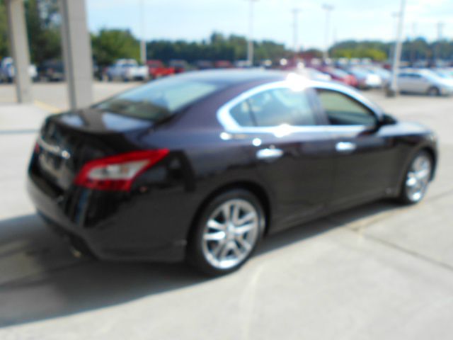 2011 Nissan Maxima XR