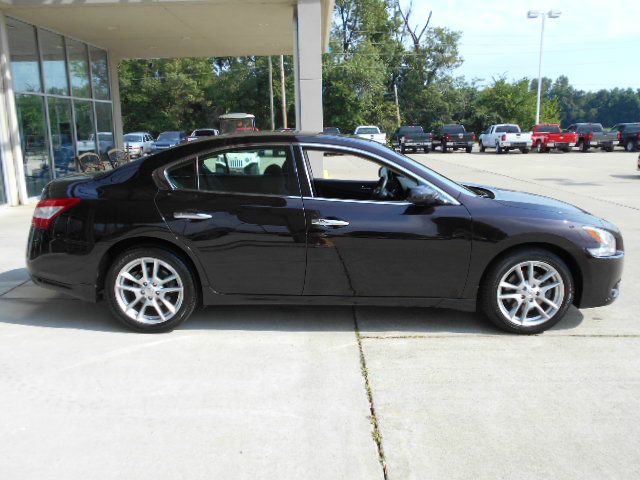 2011 Nissan Maxima XR