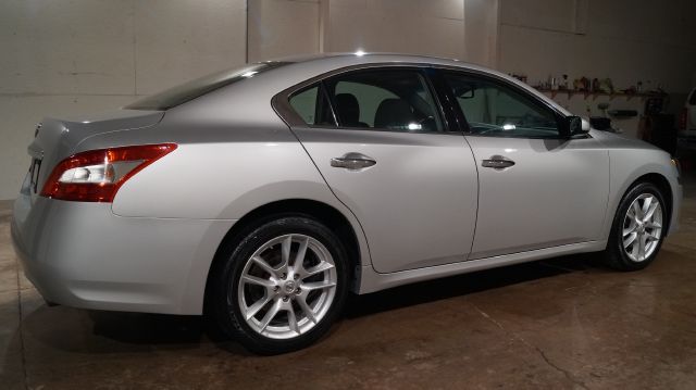 2011 Nissan Maxima XR