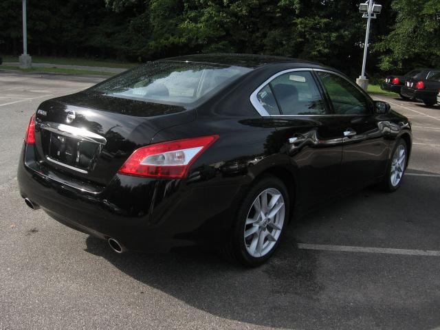 2011 Nissan Maxima XR